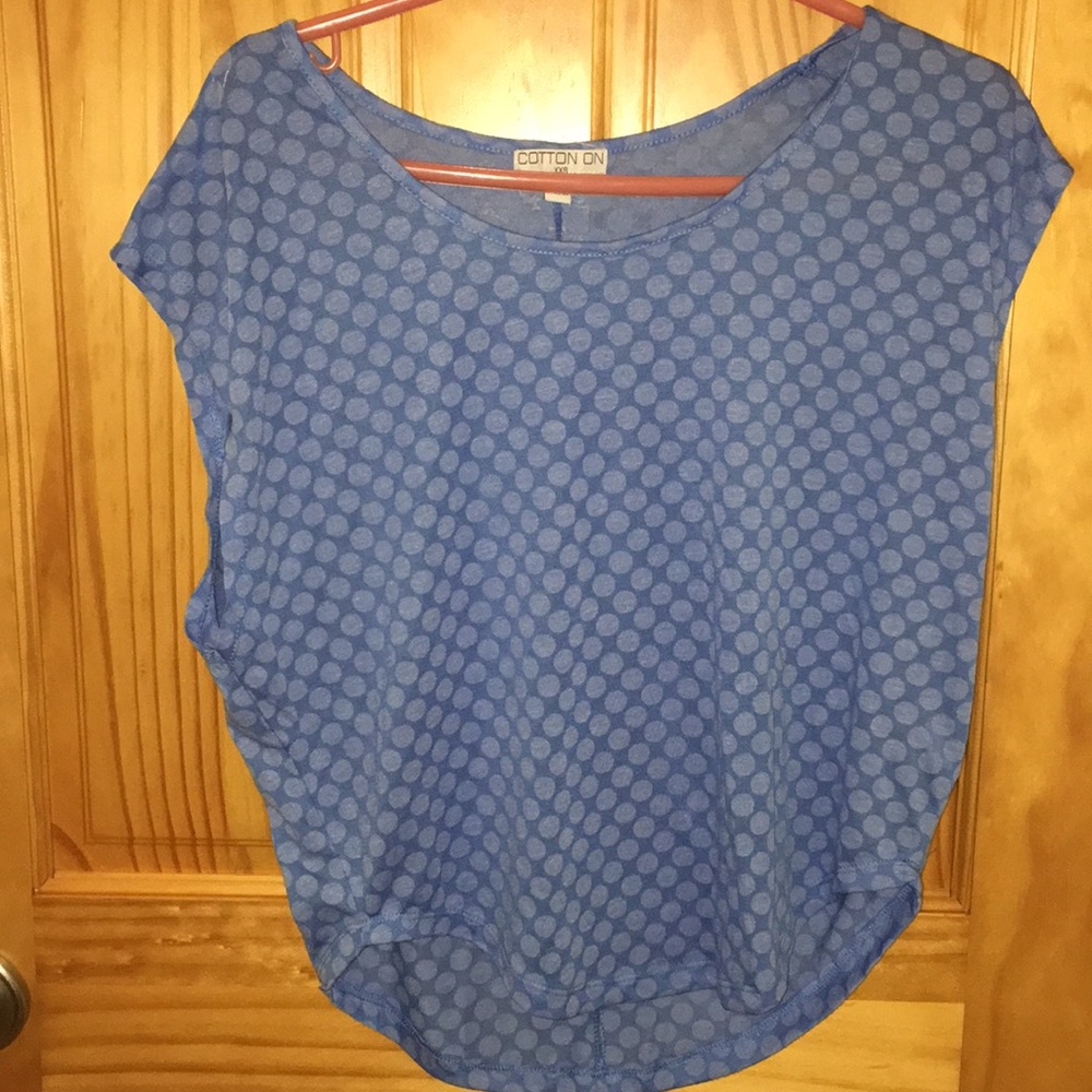 Rounded hem polka dot tee